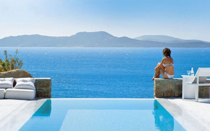 25 Amazing Hotels with Private Pool Rooms in Greece - Luxury Rooms