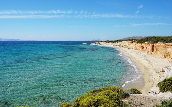 5 Reasons Why You Need To Visit Naxos | Wayward Daze