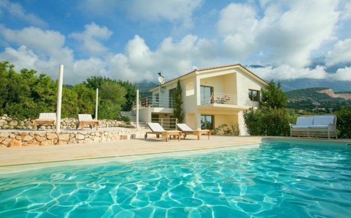 Many Greek Villas - Villas in Greece - Travel blog for Greece