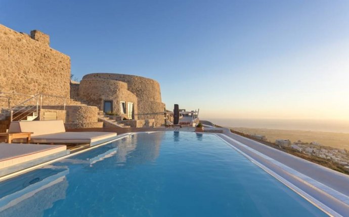 Santorini Luxury Villas