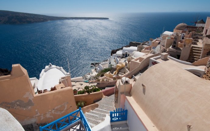 The 10 Best Restaurants In Santorini, Greece