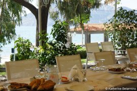 Lunch at Le Perroquet Piralia Distomou Central Greece Attractions
