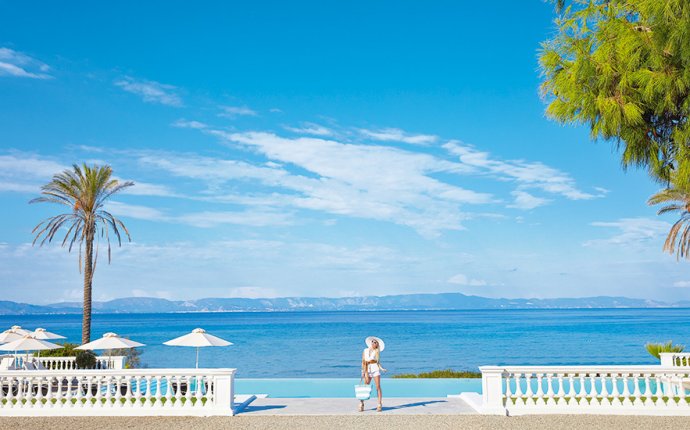 Best Luxury Resorts in Greece