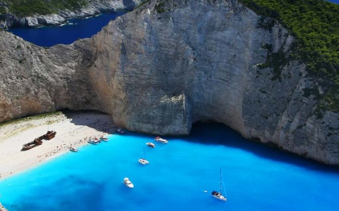 Best Resorts in Greece