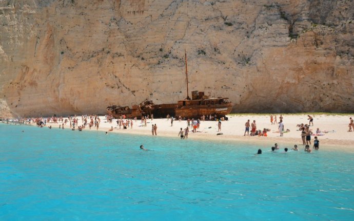 Shipwreck Island Greece