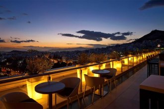 Roof garden bars in Athens: Galaxy Bar Hilton Hotel