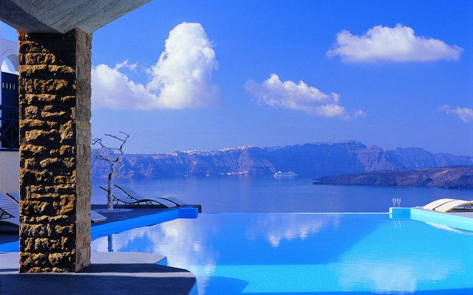 5 Star Hotels in Santorini Island Greece